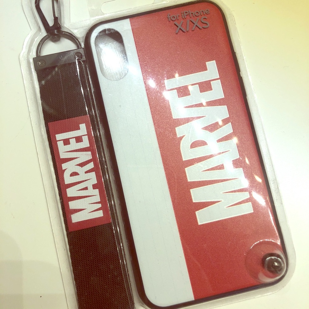 iPhone X/Xs Marvel phone Case w/wristlet